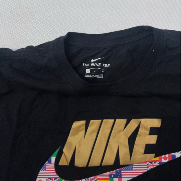 Nike global graphic T-shirt - Picture 3 of 3